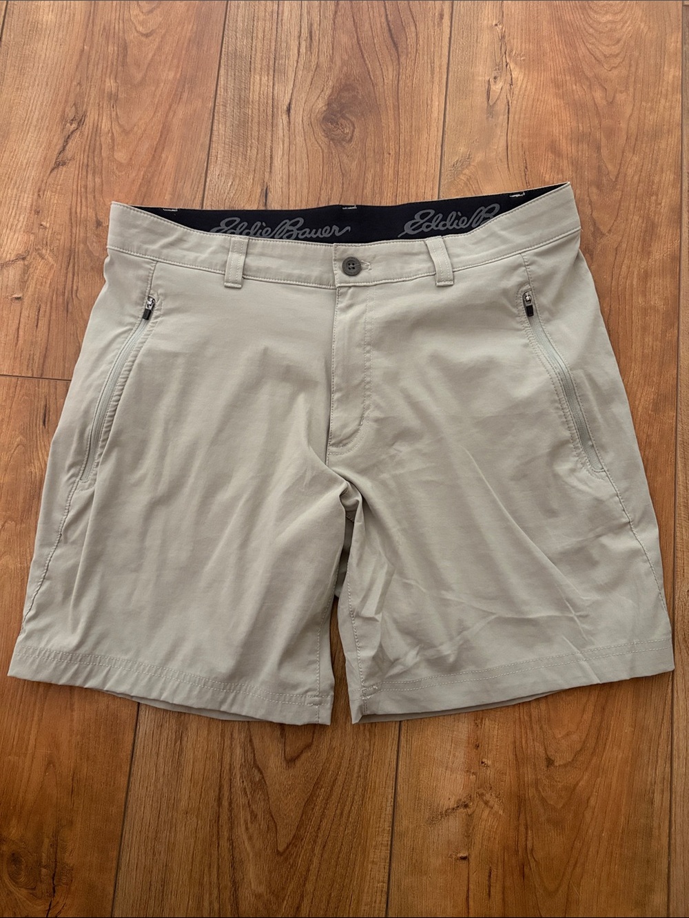 Eddie Bauer Men's Light Khaki Performance Flat-Front Shorts